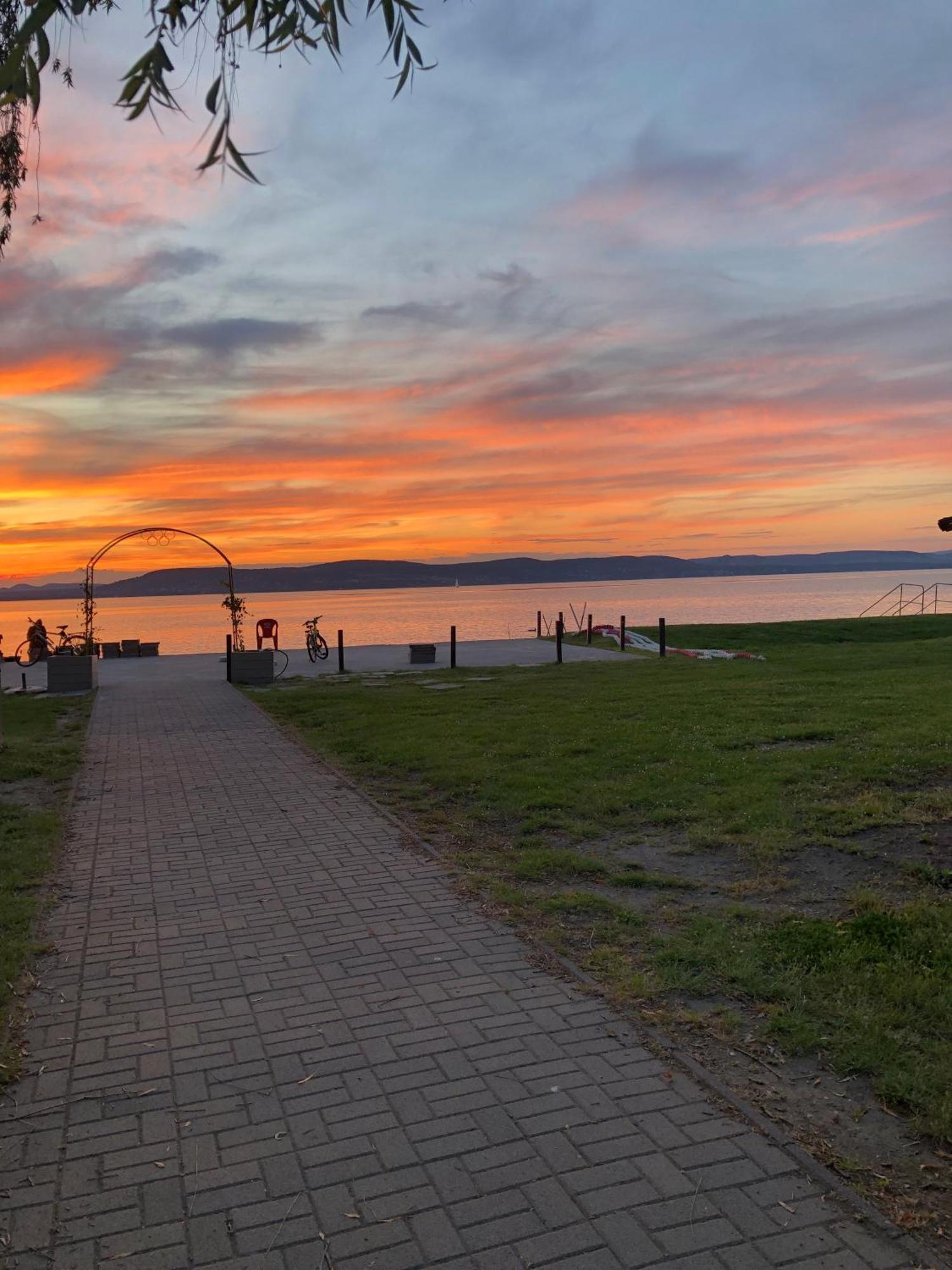 Luz Del Sol Balatonlelle Lejlighed Eksteriør billede